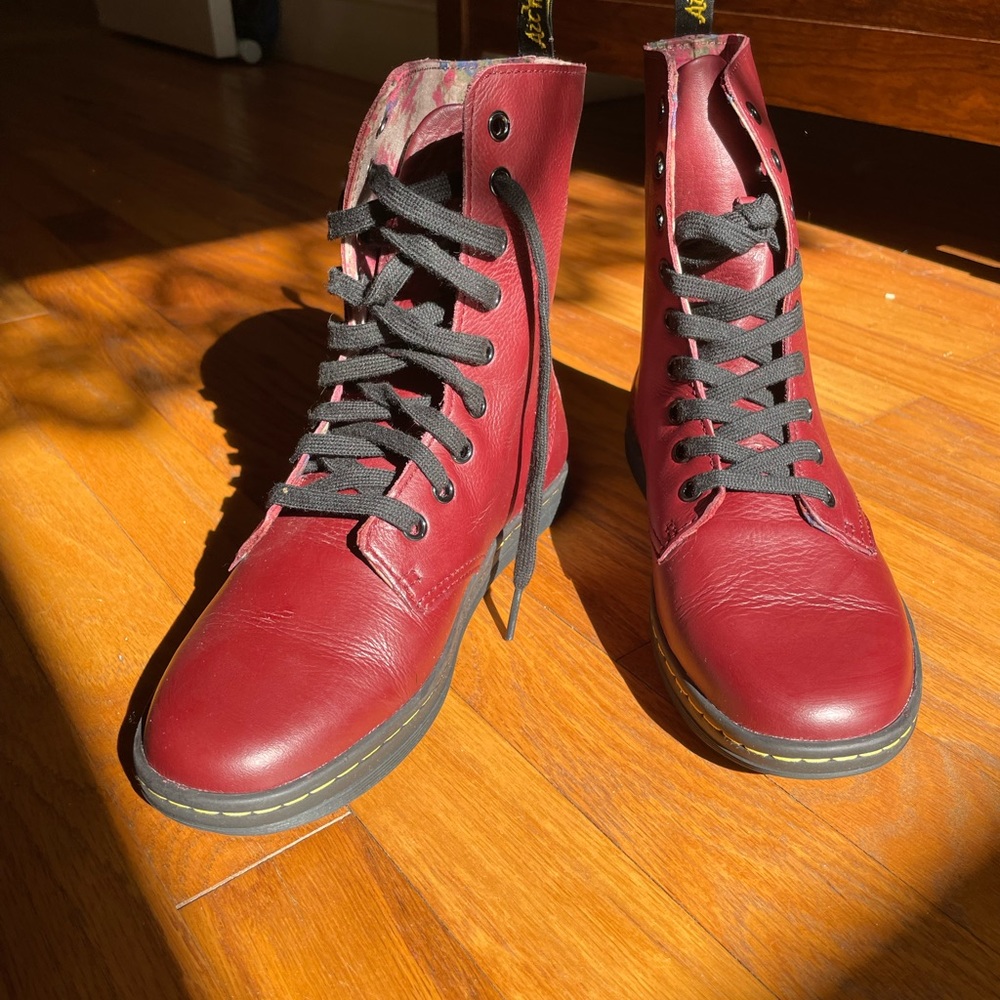 Dr. Martens Stratford Boot, Size 7